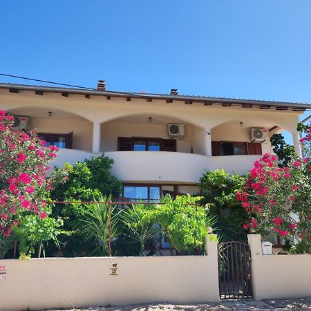 Apartments Busic Биоград-на-Мору Экстерьер фото